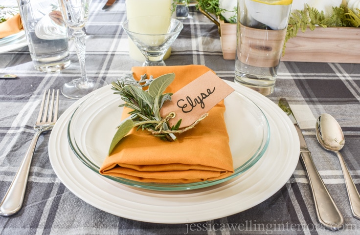 How to Create a Thanksgiving Table Setting