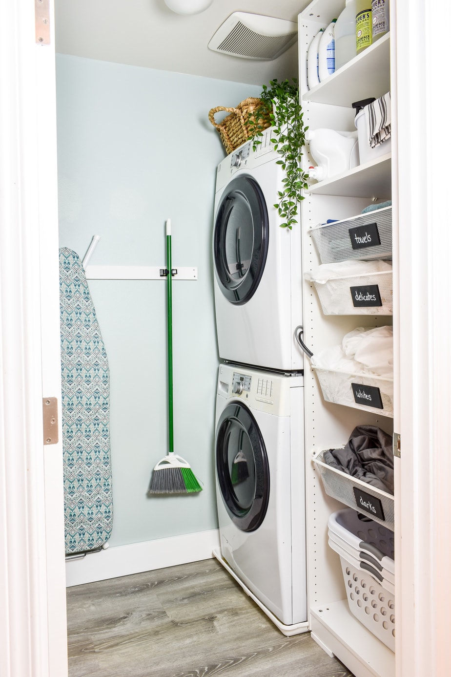 Budget Laundry Room Makeover - Kenarry