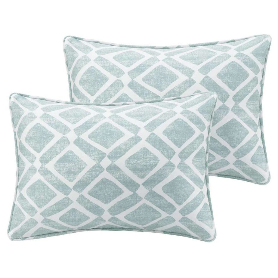 Transition from Christmas to Winter with these inexpensive  but cozy Winter throw pillows and throw pillow covers. They will bring texture and warmth to your sofa or bed during the cold months!