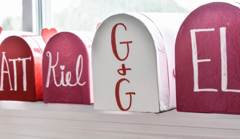 Make Personalized Valentine Mailboxes!