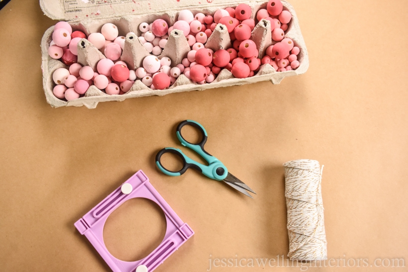 12 Cute DIY Wooden Bead Crafts For Christmas - Shelterness