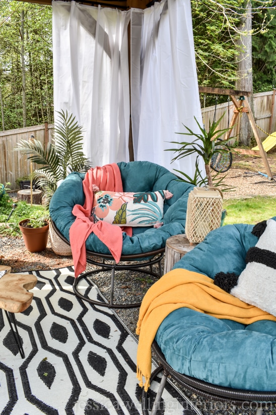 https://jessicawellinginteriors.com/wp-content/uploads/2021/04/boho_outdoor_living_room-1-28.jpg