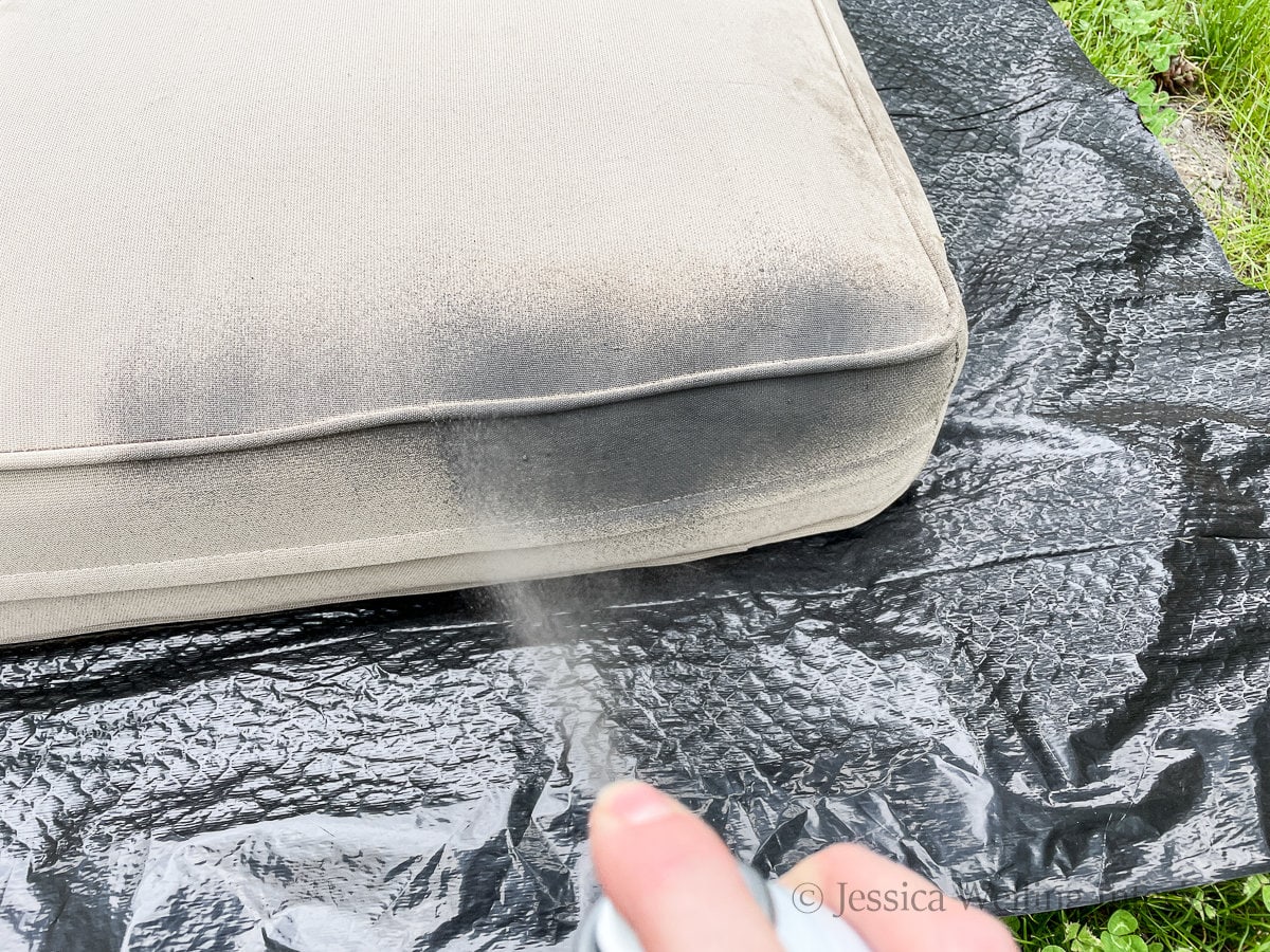 Painting Outdoor Cushions Tutorial