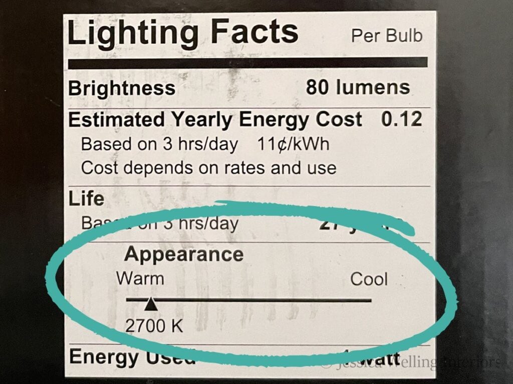 close-up of a Lighting Facts diagram from the side of a box of outdoor string lights