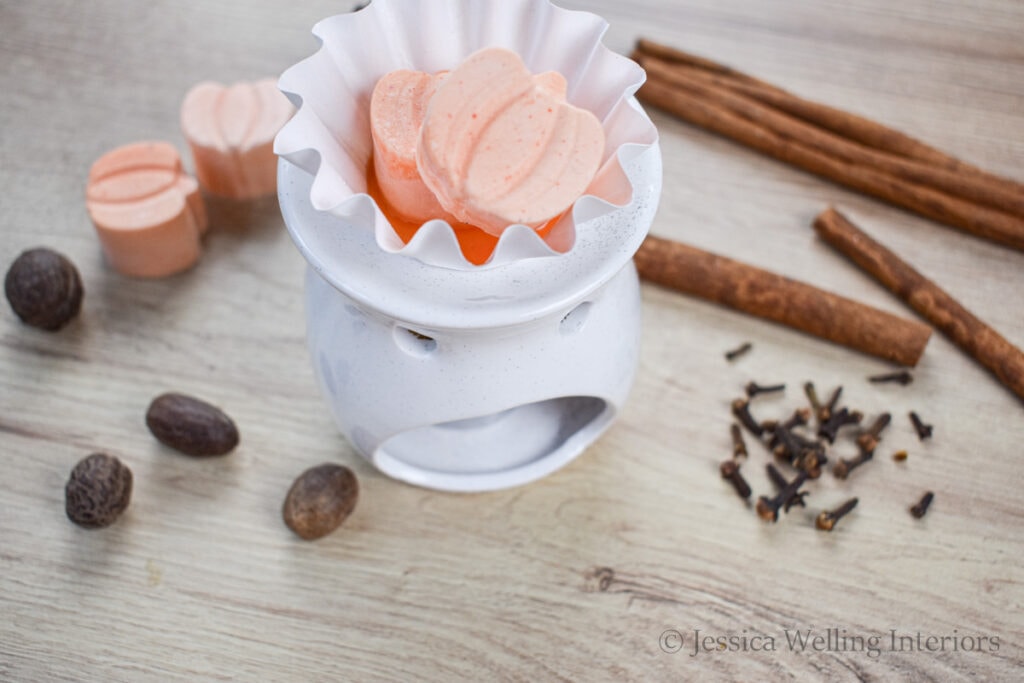 How to Make Scented Wax Melts + DIY Pumpkin Spice Air Freshener Blend