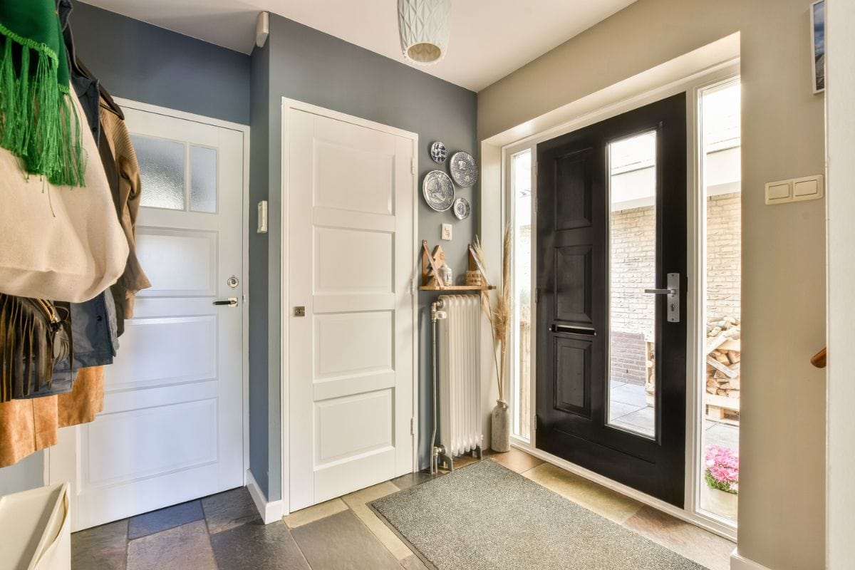 Small Hallway Ideas – 15 Genius Layouts That Make Tiny Entryways Feel Twice the Size